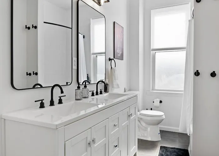 Restored Vintage Row Minutes From Stadiums, Casino, Museums, Downtown *