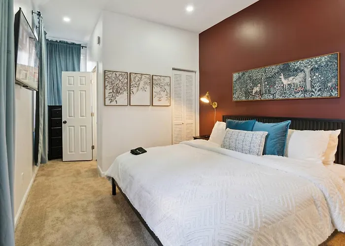 Restored Vintage Row Minutes From Stadiums, Casino, Museums, Downtown