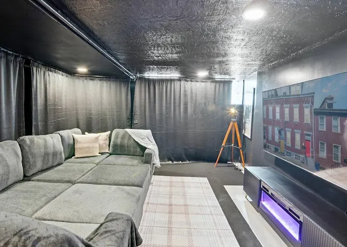 Restored Vintage Row Minutes From Stadiums, Casino, Museums, Downtown *