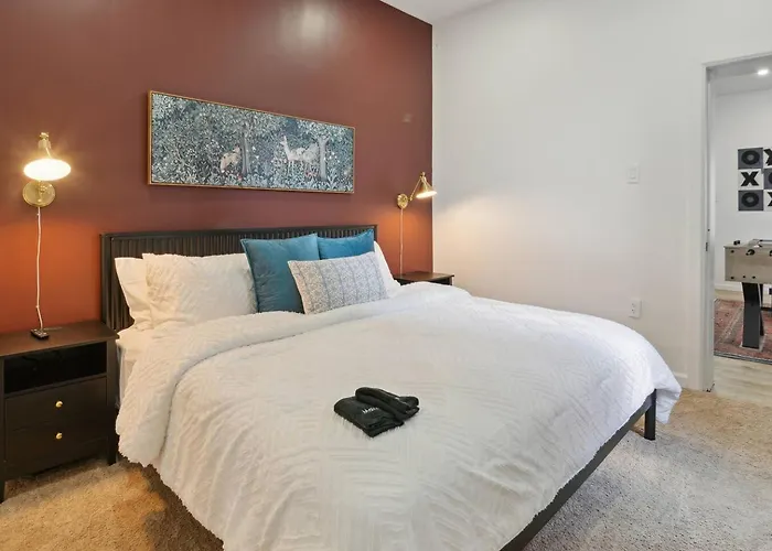 Restored Vintage Row Minutes From Stadiums, Casino, Museums, Downtown