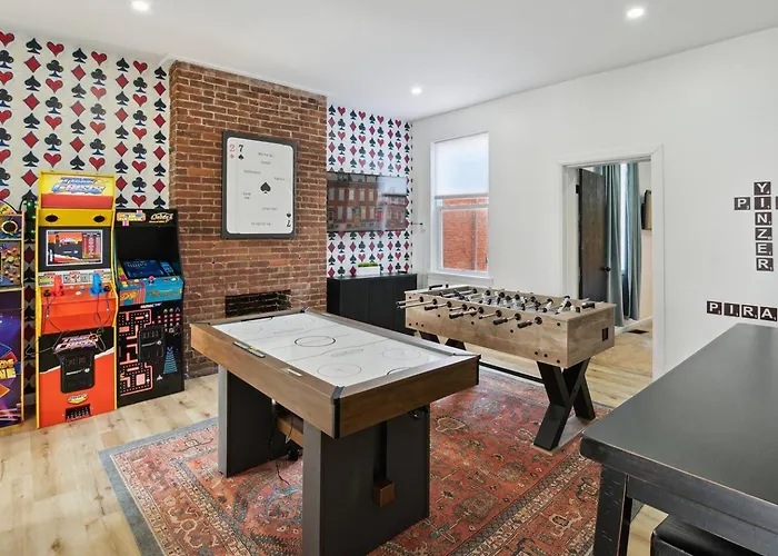 Restored Vintage Row Minutes From Stadiums, Casino, Museums, Downtown Pittsburgh
