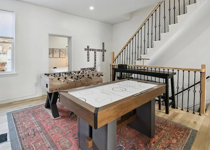 Restored Vintage Row Minutes From Stadiums, Casino, Museums, Downtown Pittsburgh
